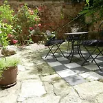 Paulick I Zentrales Altstadt I Garten Terrasse Grill I 2 Schlafzimmer Appartement