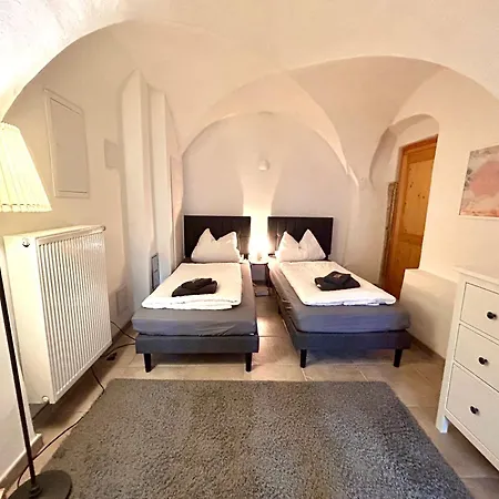 Paulick I Zentrales Altstadtapartment I Garten Terrasse Grill I 4 Personen *