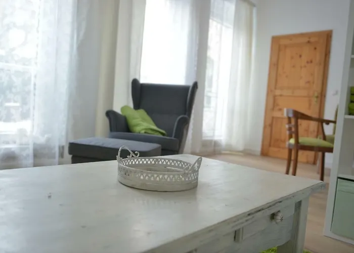 Paulick I Zentrales Altstadt I Garten Terrasse Grill I 2 Schlafzimmer Apartman *